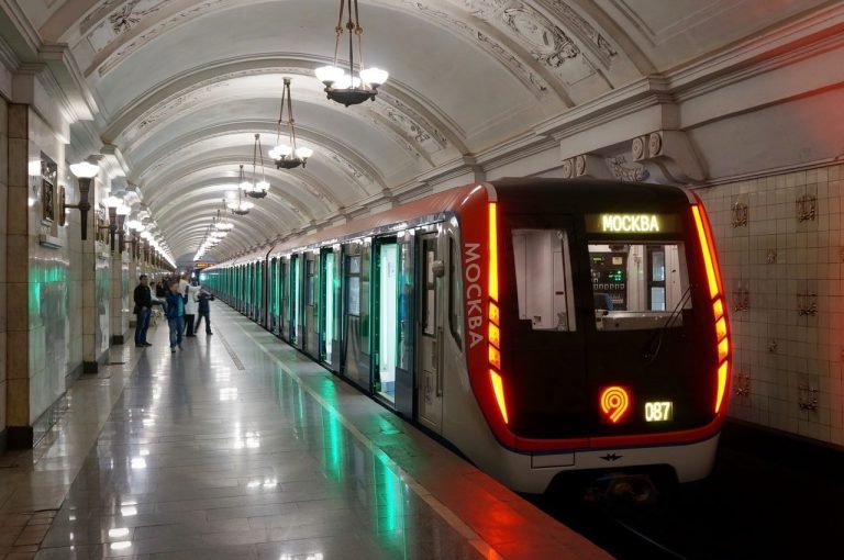 جولة مترو أنفاق موسكو (12)